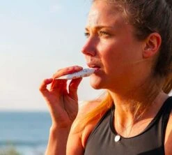 SOINS SOLAIRES - Baume à Lèvres Sport Mer & Montagne SPF30 Bio, 15ml 7 SOINS SOLAIRES - Baume à Lèvres Sport Mer & Montagne SPF30 Bio, 15ml -Boticinal Powersanté Soldes Boutique baume levres sport