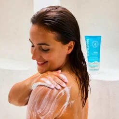TOPICREM SUN PROTECT - Douche Réhydratante - Visage Et Corps - Peaux Sensibles, 200ml -Boticinal Powersanté Soldes Boutique produit sun douche rehydratante visuel4