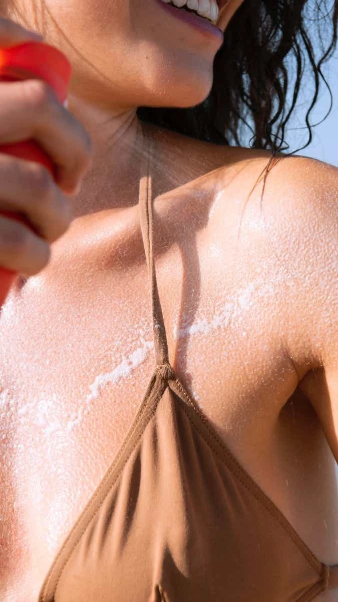 SVR SUN SECURE - Brume Solaire Fraîche Et Invisible SPF50 - Visage Et Corps - Peaux Hypersensibles Au Soleil, 200ml 4 SVR SUN SECURE - Brume Solaire Fraîche Et Invisible SPF50 - Visage Et Corps - Peaux Hypersensibles Au Soleil, 200ml – Image 2